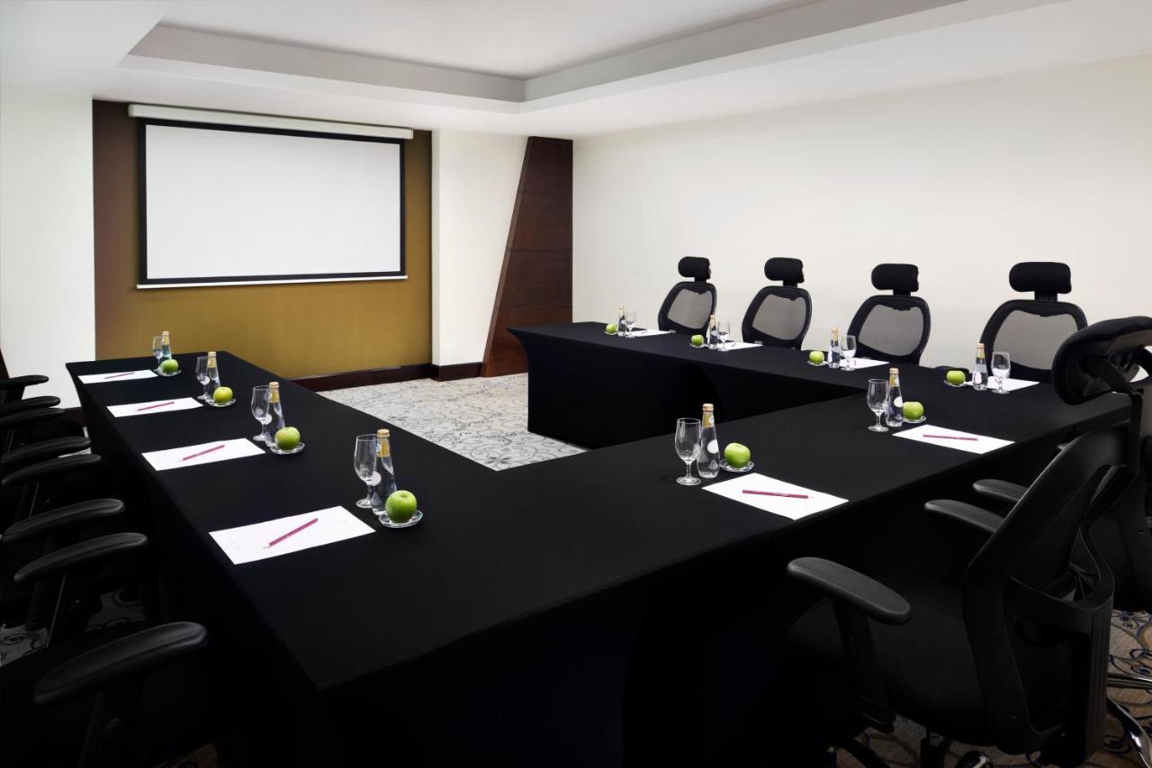 Crowne Plaza Riyadh Al Waha By Ihg Екстер'єр фото